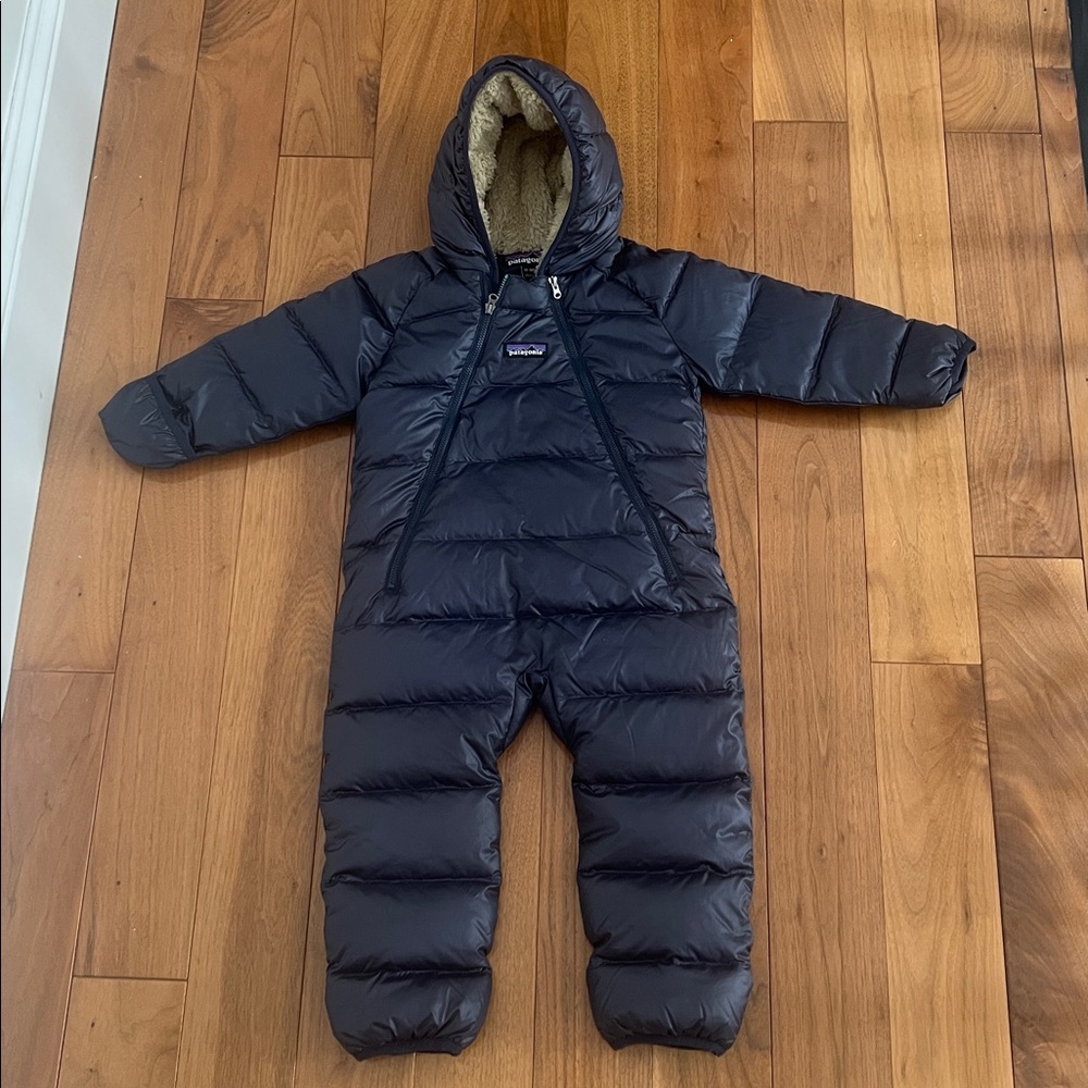 Patagonia Navy Snowsuit 12-18m